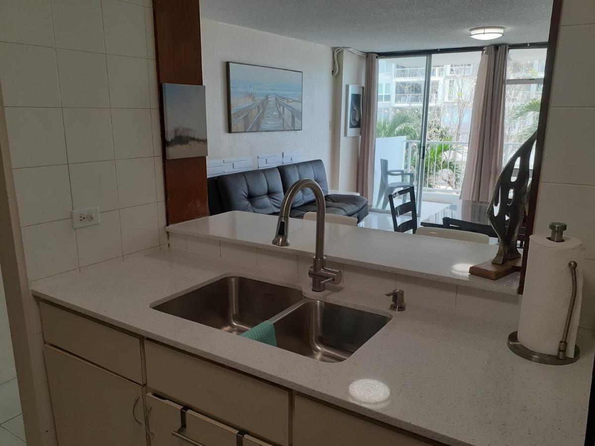 Coral Isla Front Large 1 Bedroom 208 Tower 1 * San Juan